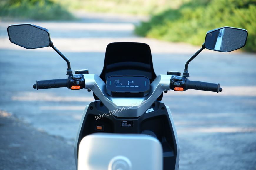Електричний мопед Garow L500 / GR-8176 двигун 1500W, акумулятор літій-залізо-фосфатний 72V/30Ah, колеса 10&rsquo;&rsquo; 195667 фото