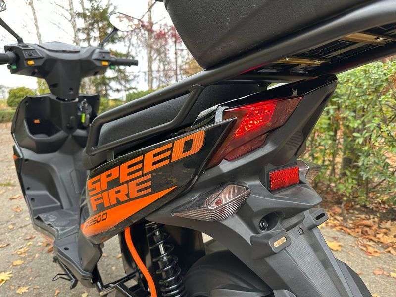 Електричний мопед Corso SpeedFire SF-478238 (1) електродвигун 2500W, акумулятор літій-залізо-фосфатний 72V/30Ah 182959 фото