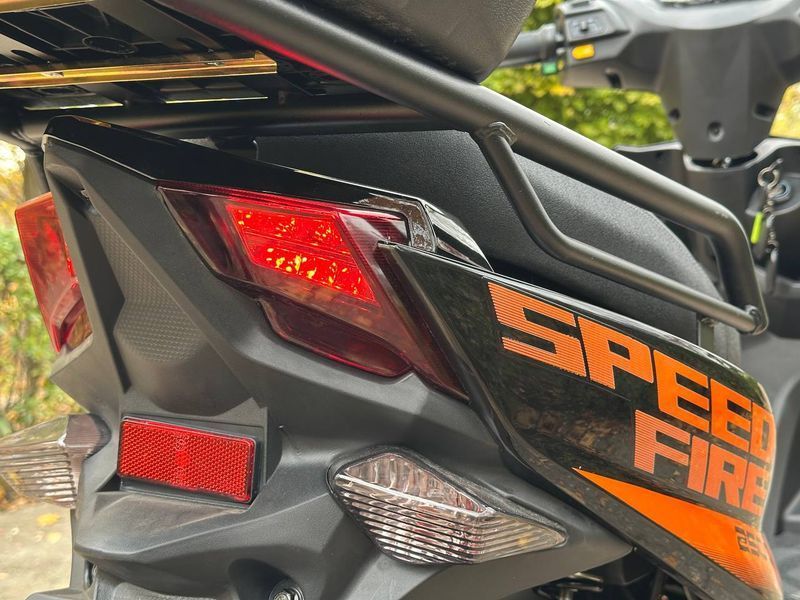 Електричний мопед Corso SpeedFire SF-478238 (1) електродвигун 2500W, акумулятор літій-залізо-фосфатний 72V/30Ah 182959 фото