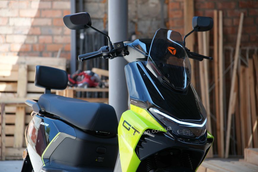 Електричний мопед Yadea GS70 2608 двигун 2000W, акум. графеновий 72V/23Ah, колеса 80/90-12&rsquo; 195307 фото